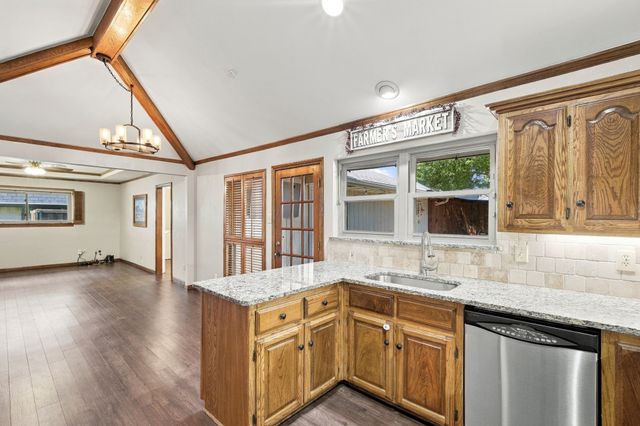 9947 Chimney Hill Lane, Dallas, TX 75243