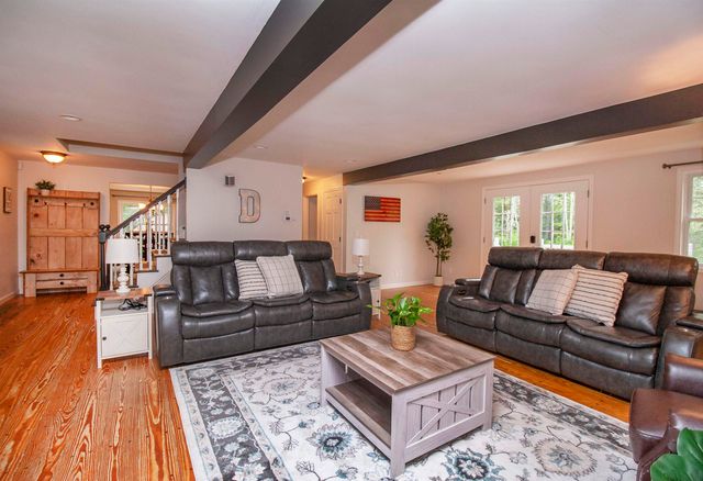 96 Pond View Drive, Auburn, NH 03032