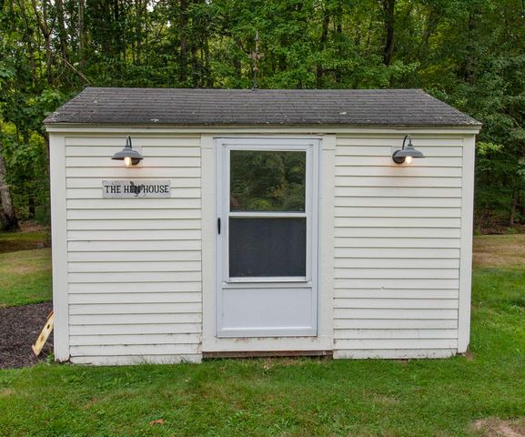 96 Pond View Drive, Auburn, NH 03032