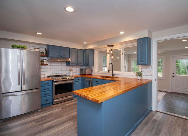 96 Pond View Drive, Auburn, NH 03032