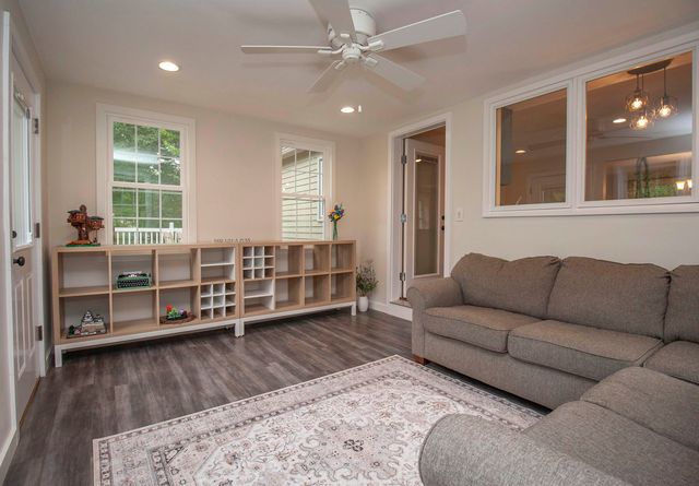 96 Pond View Drive, Auburn, NH 03032