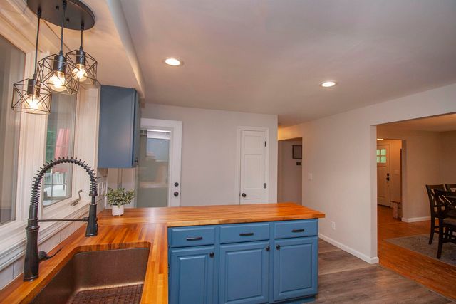 96 Pond View Drive, Auburn, NH 03032