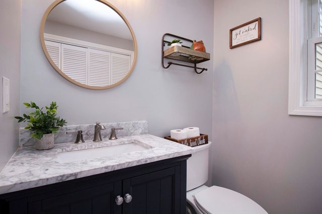 96 Pond View Drive, Auburn, NH 03032