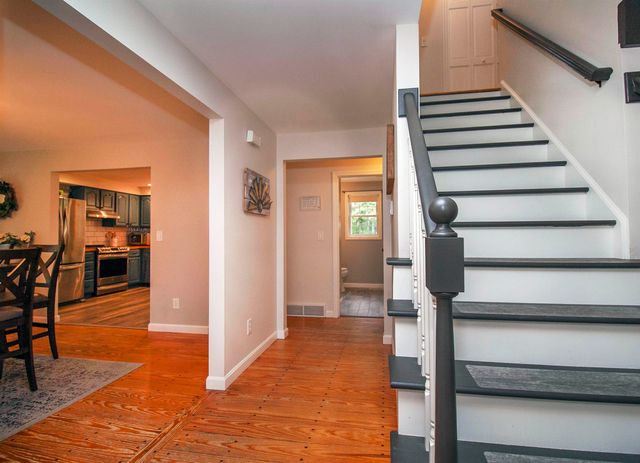 96 Pond View Drive, Auburn, NH 03032