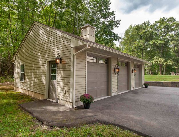 96 Pond View Drive, Auburn, NH 03032