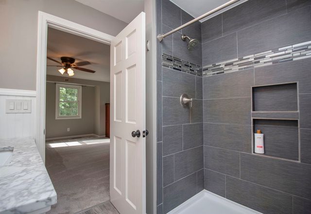 96 Pond View Drive, Auburn, NH 03032