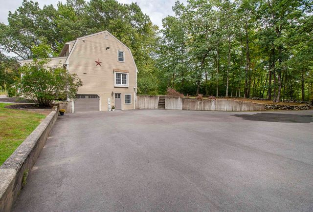 96 Pond View Drive, Auburn, NH 03032