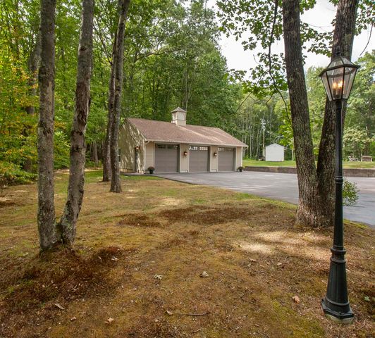 96 Pond View Drive, Auburn, NH 03032