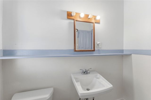 27 Essex Street, Cranston, RI 02910