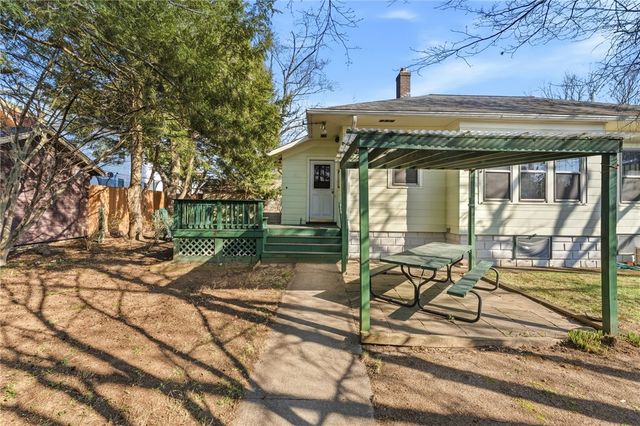 27 Essex Street, Cranston, RI 02910