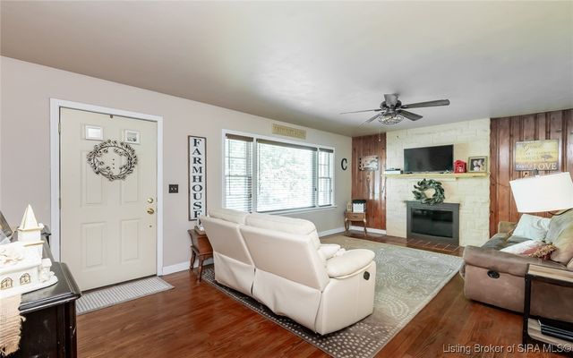 779 N Washington Street, Scottsburg, IN 47170