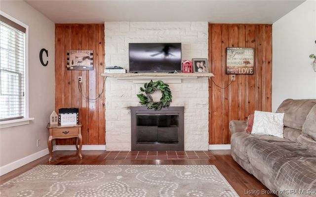 779 N Washington Street, Scottsburg, IN 47170