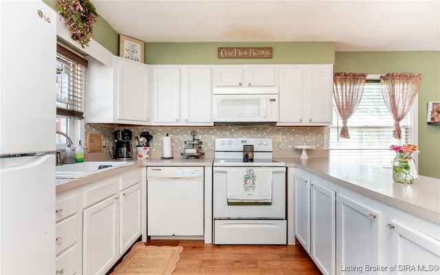 779 N Washington Street, Scottsburg, IN 47170