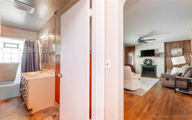 779 N Washington Street, Scottsburg, IN 47170