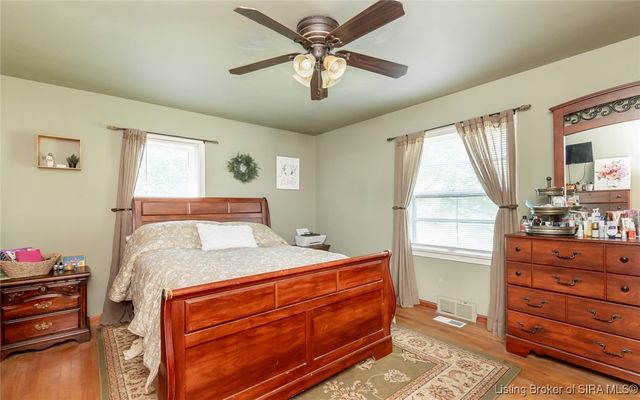 779 N Washington Street, Scottsburg, IN 47170