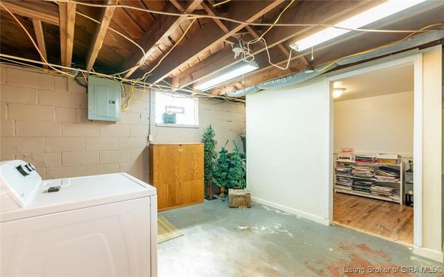 779 N Washington Street, Scottsburg, IN 47170