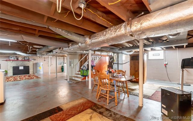 779 N Washington Street, Scottsburg, IN 47170