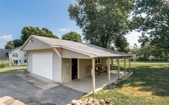 779 N Washington Street, Scottsburg, IN 47170