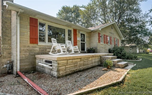 779 N Washington Street, Scottsburg, IN 47170