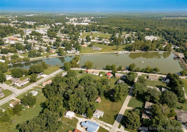 779 N Washington Street, Scottsburg, IN 47170