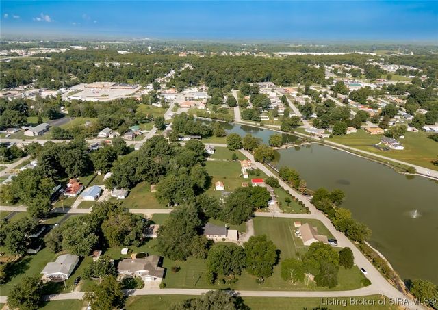 779 N Washington Street, Scottsburg, IN 47170