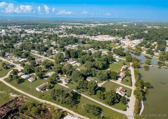 779 N Washington Street, Scottsburg, IN 47170