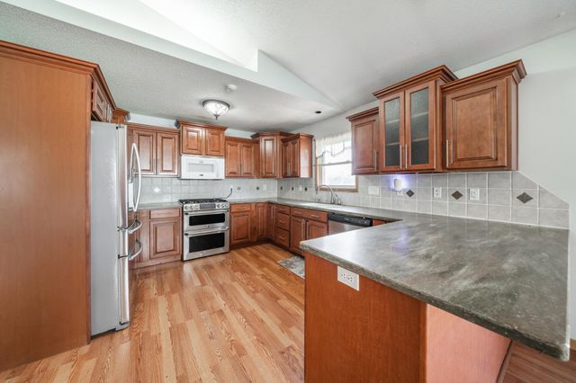 10105 E Bayley St, Wichita, KS 67207