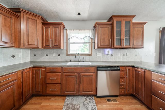 10105 E Bayley St, Wichita, KS 67207