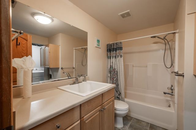 10105 E Bayley St, Wichita, KS 67207