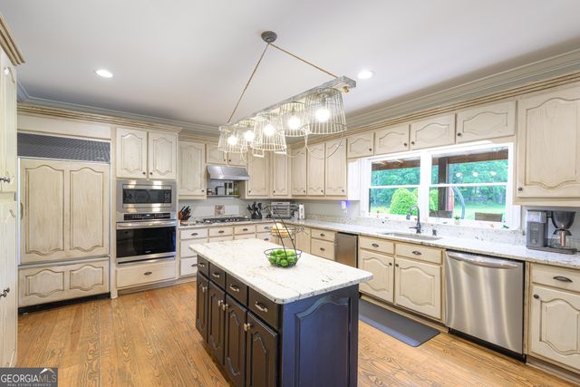 426 Oakland Road, Gay, GA 30218