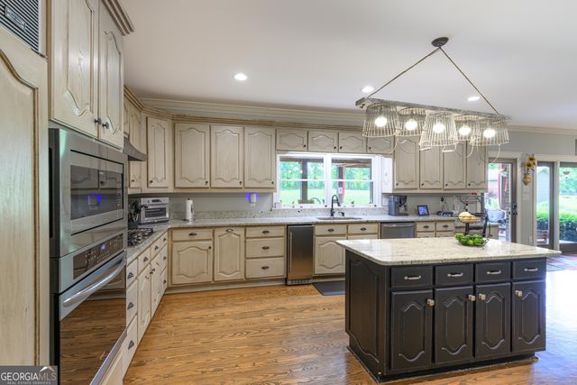 426 Oakland Road, Gay, GA 30218