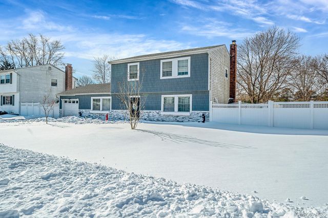 14 Ormand Avenue, Medford, NY 11763