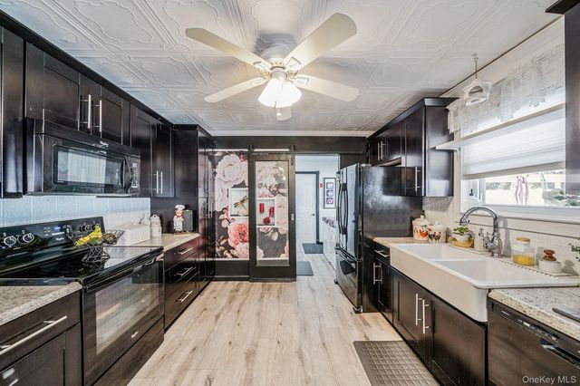 14 Ormand Avenue, Medford, NY 11763