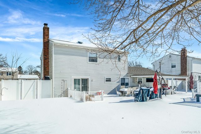 14 Ormand Avenue, Medford, NY 11763