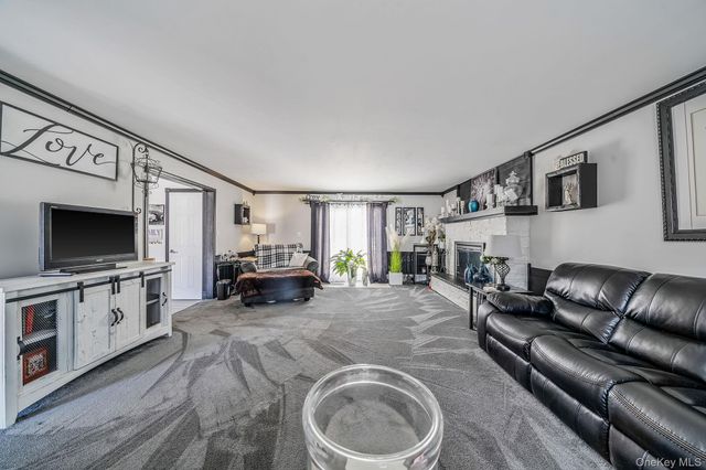 14 Ormand Avenue, Medford, NY 11763