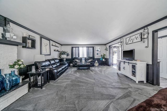 14 Ormand Avenue, Medford, NY 11763