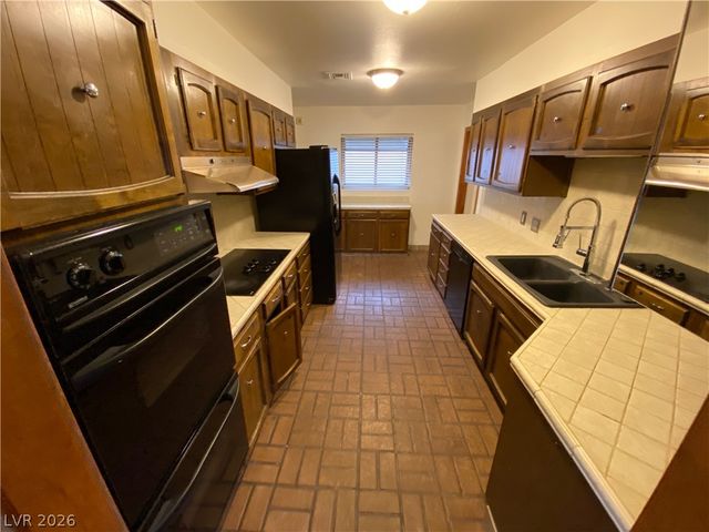 2901 Burton Avenue, Las Vegas, NV 89102