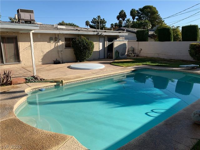 2901 Burton Avenue, Las Vegas, NV 89102