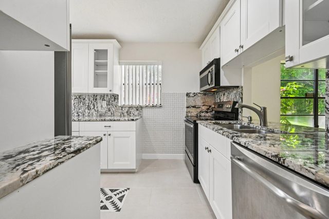 166 Sparrow Drive 1a, Royal Palm Beach, FL 33411