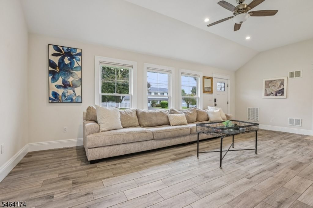 4 Stuart Ln, Wayne Twp., NJ 07470 — photo 5