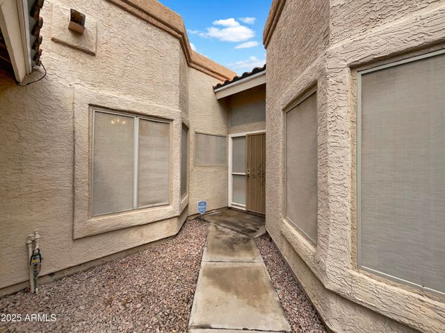 334 W LODGE Drive, Tempe, AZ 85283