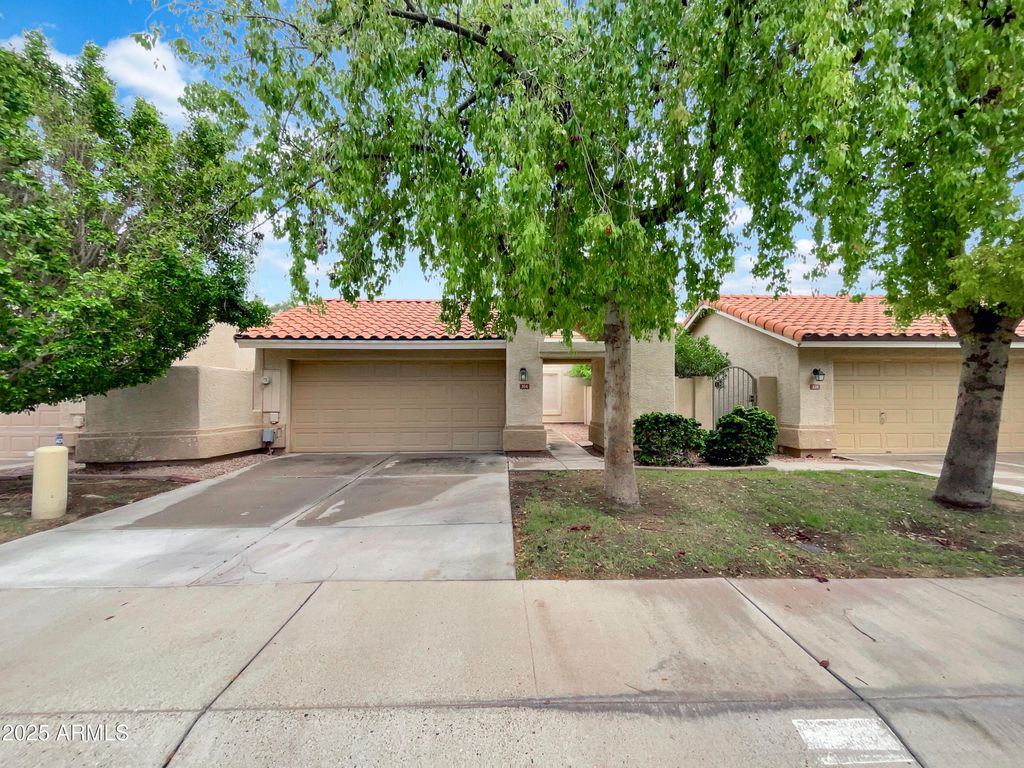 334 W LODGE Drive, Tempe, AZ 85283