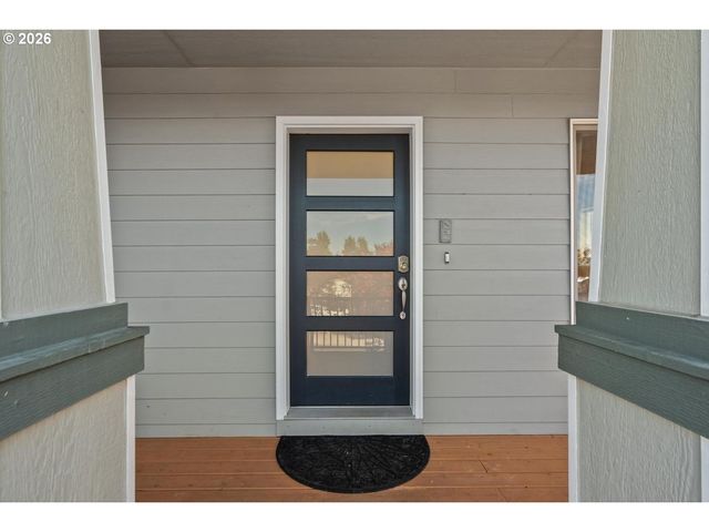 3238 Nw PACIFIC RIM Dr, Camas, WA 98607