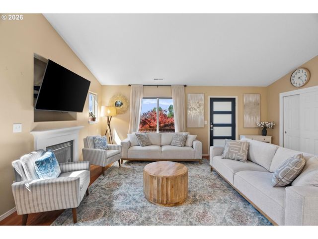 3238 Nw PACIFIC RIM Dr, Camas, WA 98607