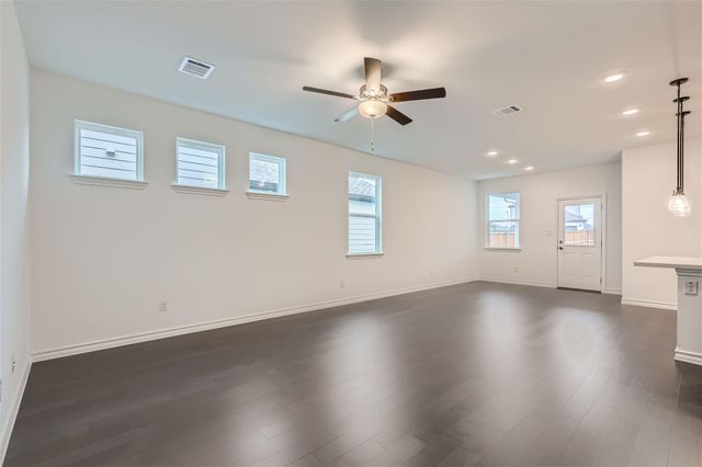 125 Watkinville RD, Hutto, TX 78634