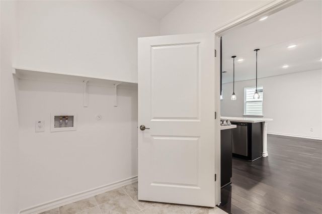 125 Watkinville RD, Hutto, TX 78634