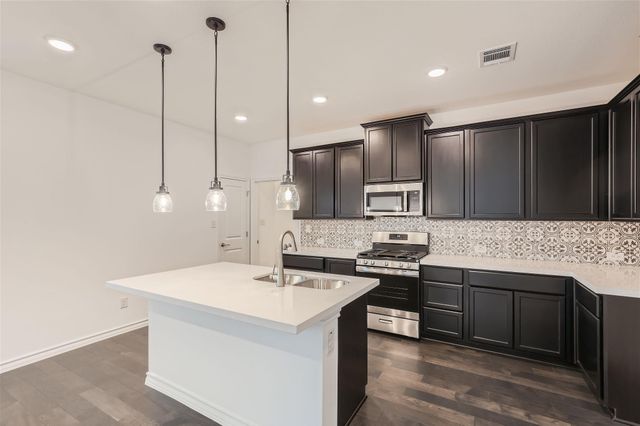 125 Watkinville RD, Hutto, TX 78634