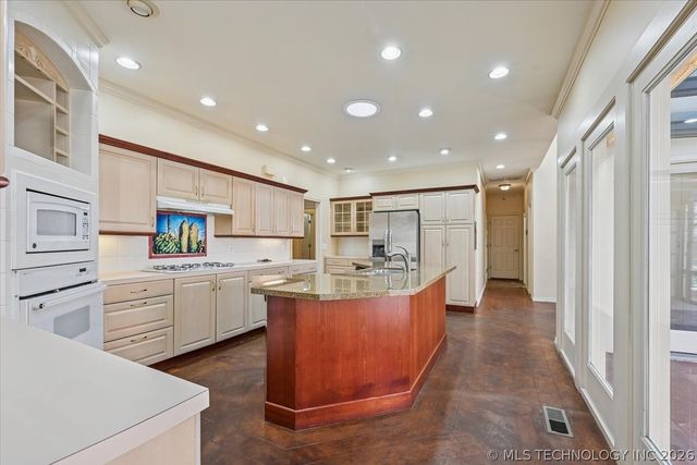 1442 S Newport Avenue, Tulsa, OK 74120