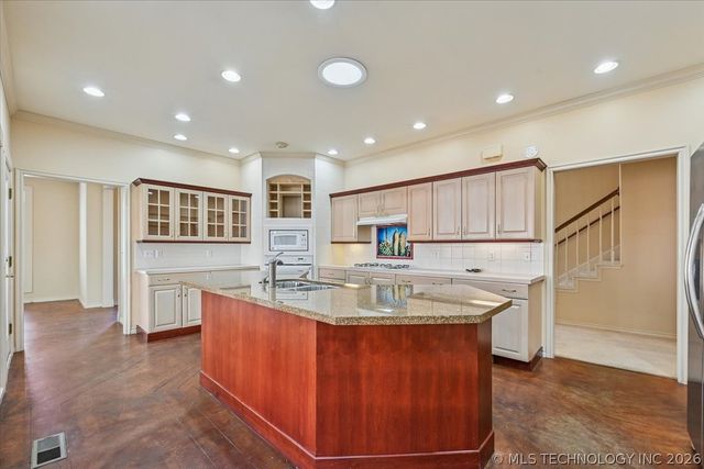 1442 S Newport Avenue, Tulsa, OK 74120