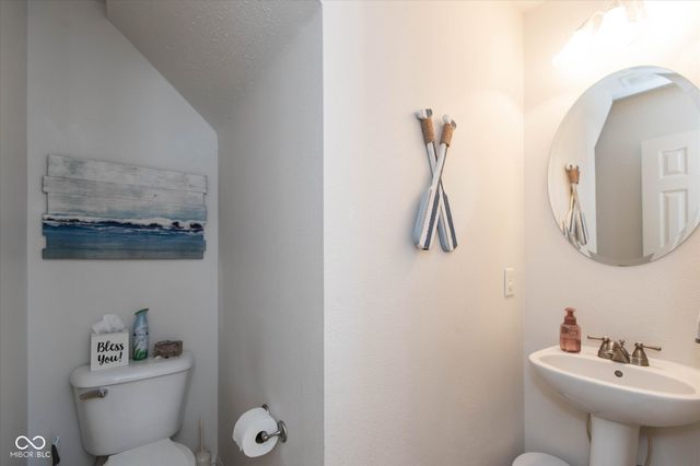 782 Runnymede Court, Greenfield, IN 46140